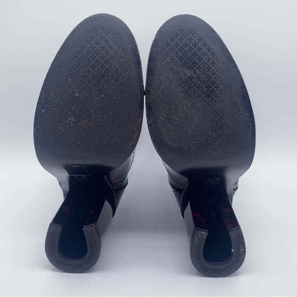 Tory Burch Huxley Tortoise Tassels Front Zipper Ankle Booties | Size: 9.5M - Picture 14 of 16